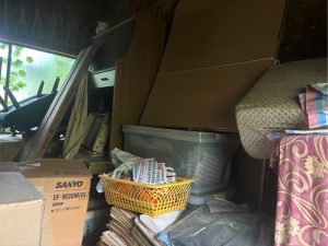 片付け前の物置状態となった部屋